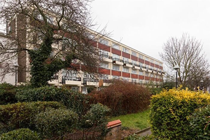 2 Bedroom Duplex To Rent In Grosvenor Park Road, Walthamstow, E17