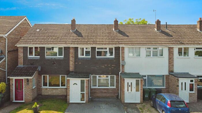 3 Bedroom Terraced House For Sale In Hawkwood Crescent, Worcester, WR2