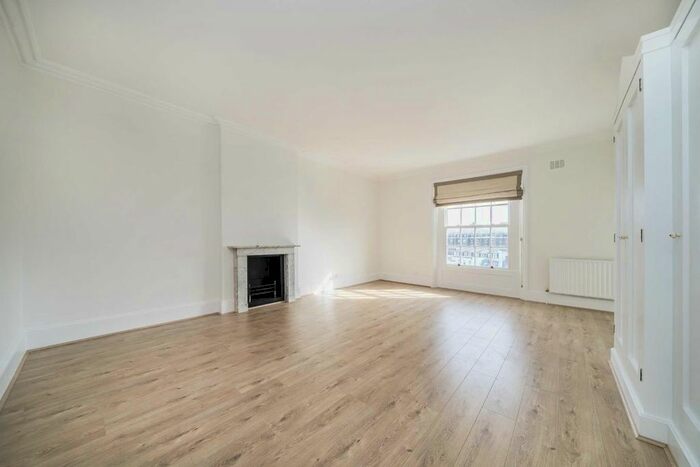 3 Bedroom Flat To Rent In Eccleston Square, London, SW1V