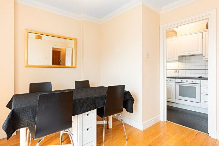 1 Bedroom Flat To Rent In Octavia House, Medway Street, Westminster, London, SW1P
