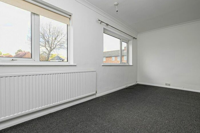 2 Bedroom Semi-Detached House To Rent In Greenfields, Loughton, IG10