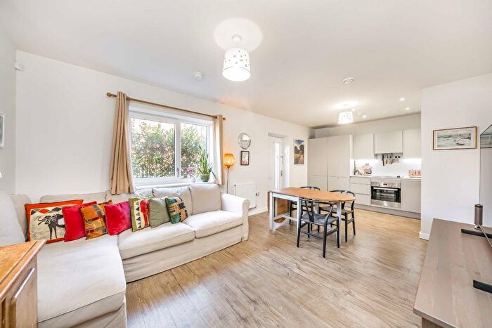 2 Bedroom Flat For Sale In Springfield Drive, Tooting, SW17