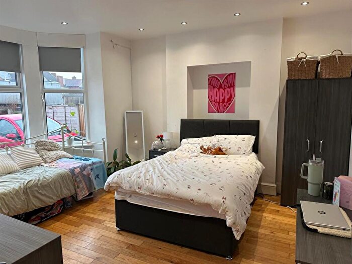 6 Bedroom Semi-Detached House To Rent In **£pppw Excl Bills - Radcliffe Road, West Bridgford, NG2