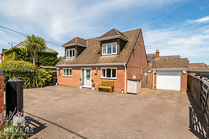 5 Bedroom Detached House For Sale In Blandford Road, Sturminster Marshall, BH21