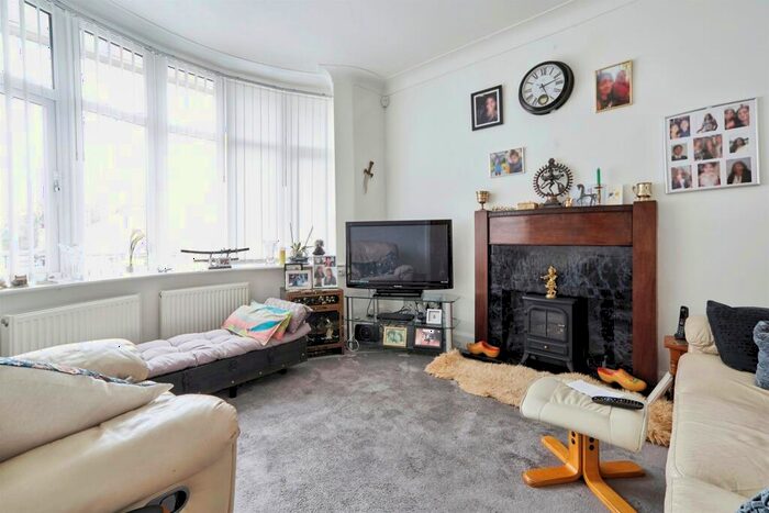 2 Bedroom Semi-Detached Bungalow For Sale In Enfield Road, Baildon, Shipley, BD17