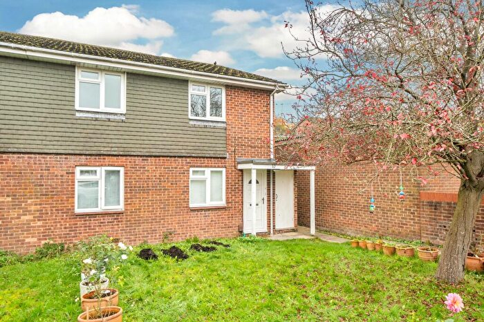 2 Bedroom Flat To Rent In Felmer Drive, Kings Worthy, SO23