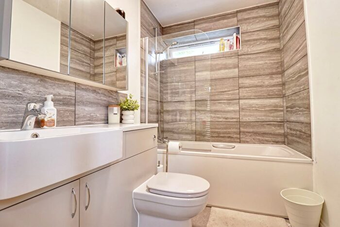 1 Bedroom Flat For Sale In Copper Court, Sawbridgeworth, CM21