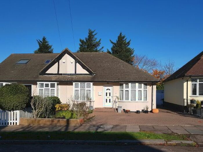 2 Bedroom Bungalow To Rent In Longfield Avenue, Mill Hill, NW7