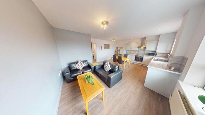2 Bedroom Flat To Rent In Flat Royal Victoria Court, NG7