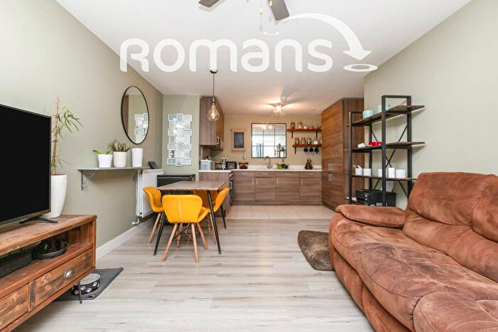 2 Bedroom Apartment To Rent In Hawthorns House Fleet, GU51