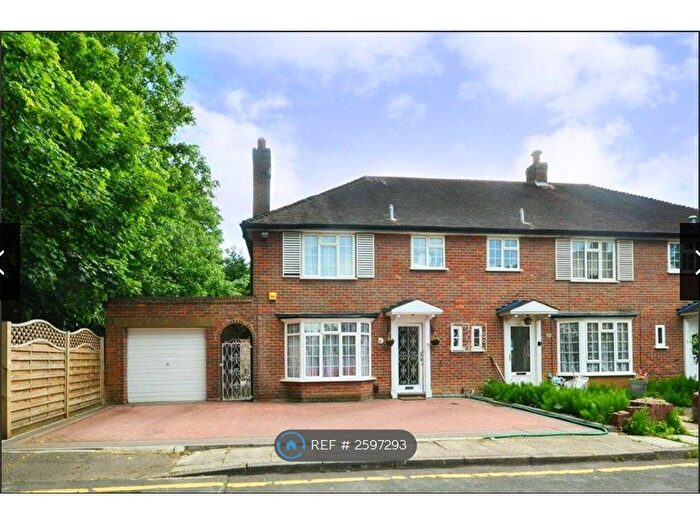 3 Bedroom Semi-Detached House To Rent In The Sigers, Pinner, HA5