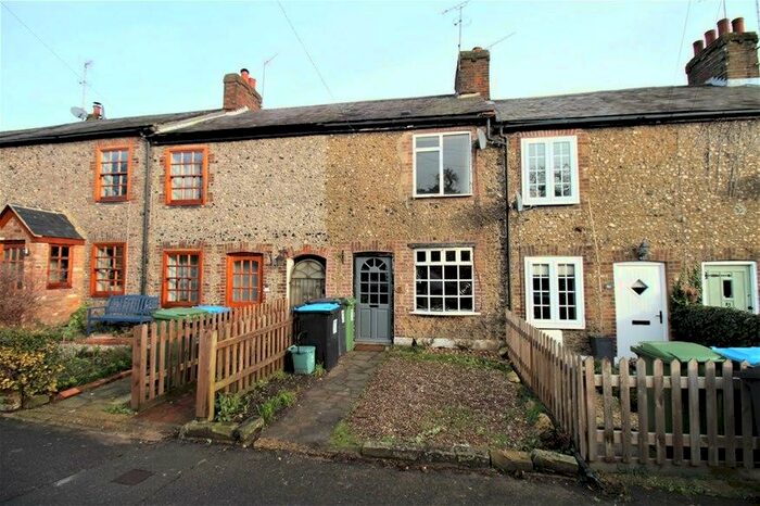 2 Bedroom House To Rent In London Road, Markyate, Markyate, AL3