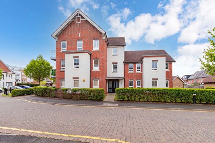 2 Bedroom Flat For Sale In Kingfisher Drive, Maidenhead, SL6