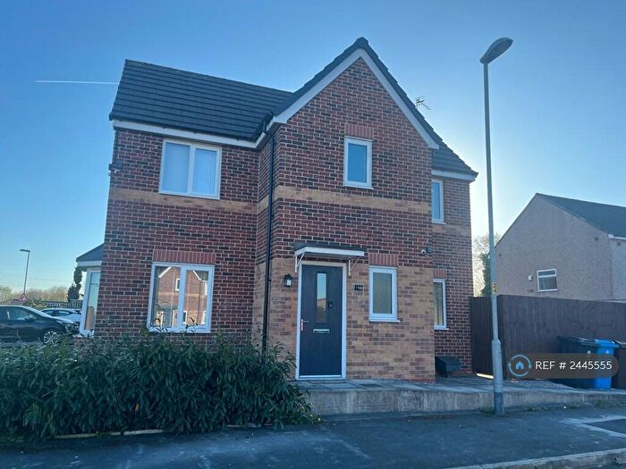 3 Bedroom Detached House To Rent In Whitebank Road, Oldham, OL8
