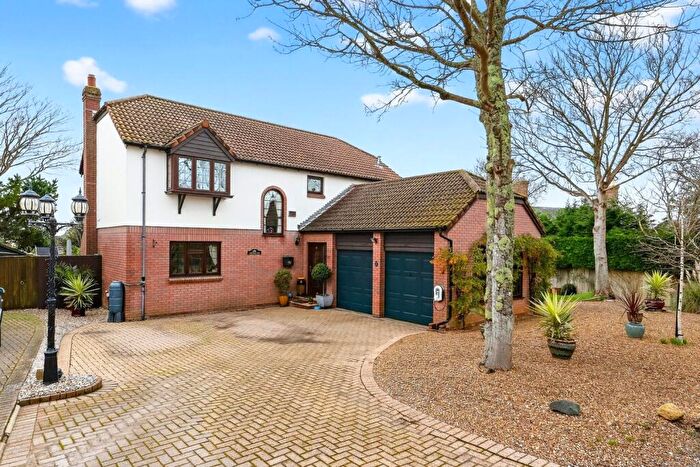 4 Bedroom Detached House For Sale In Debourne Manor Drive, Cowes, Isle Of Wight, PO31