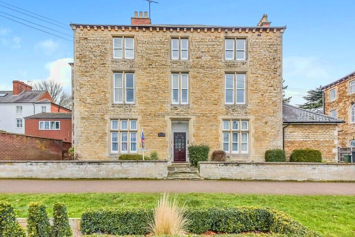 1 Bedroom Flat To Rent In Mount Pleasant, Uppingham Road, Oakham, LE15