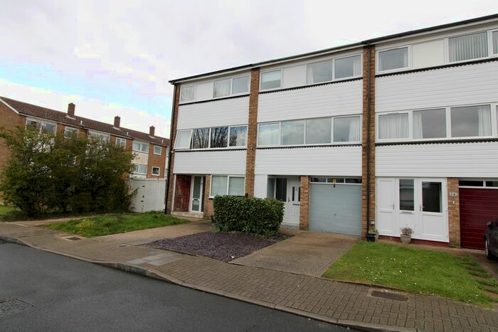 4 Bedroom Town House To Rent In Woodcote Drive, Orpington, BR6