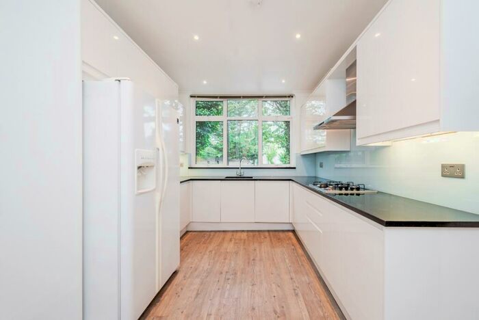 5 Bedroom House To Rent In Loudoun Road London, NW8