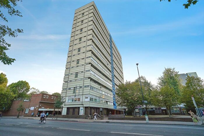 3 Bedroom Apartment For Sale In Camberwell Road, London, SE5