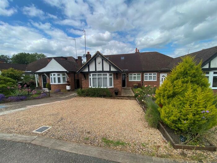 4 Bedroom Semi-Detached House To Rent In Oulton Crescent, Potters Bar, EN6