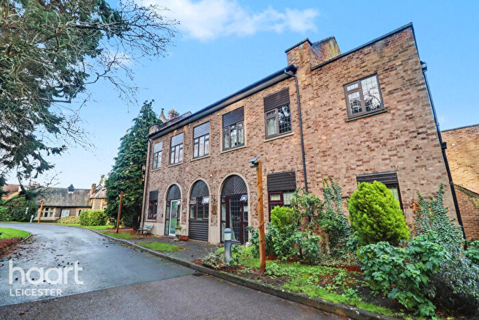 2 Bedroom Apartment For Sale In Stoneygate Road, Leicester, LE2