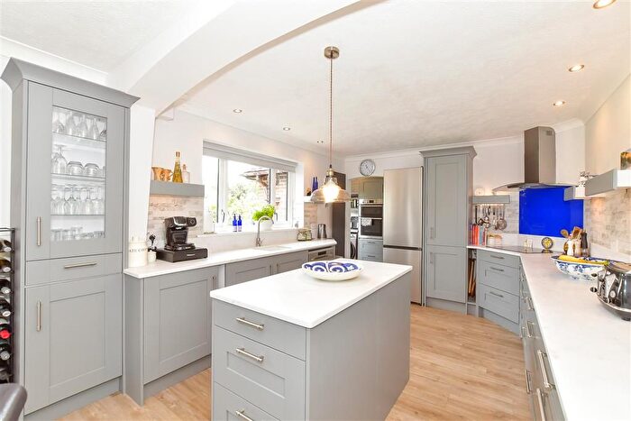 4 Bedroom Detached Bungalow For Sale In Dairy Lane, Maudlin, Chichester, West Sussex, PO18
