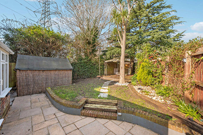 2 Bedroom Apartment For Sale In Clover Drive, Creekmoor, Poole, BH17