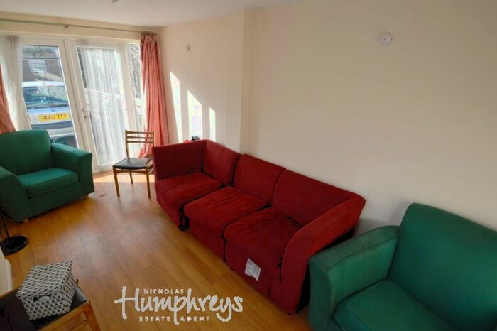 5 Bedroom House To Rent In De Havilland Close, AL10