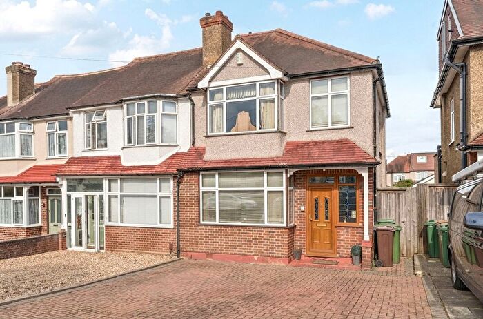 3 Bedroom End Terrace House For Sale In Stoneleigh Avenue, Worcester Park, KT4