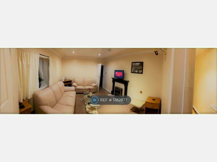 2 Bedroom Flat To Rent In Snowden Way, Stoke-On-Trent, ST3