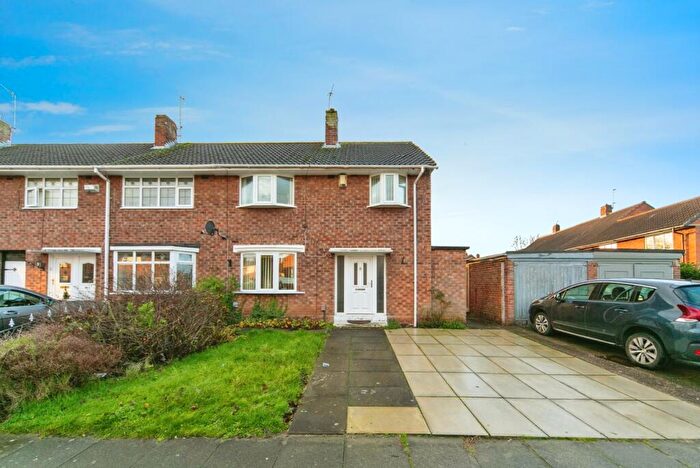 3 Bedroom End Of Terrace House For Sale In Mill Park Drive, Wirral, Merseyside, CH62