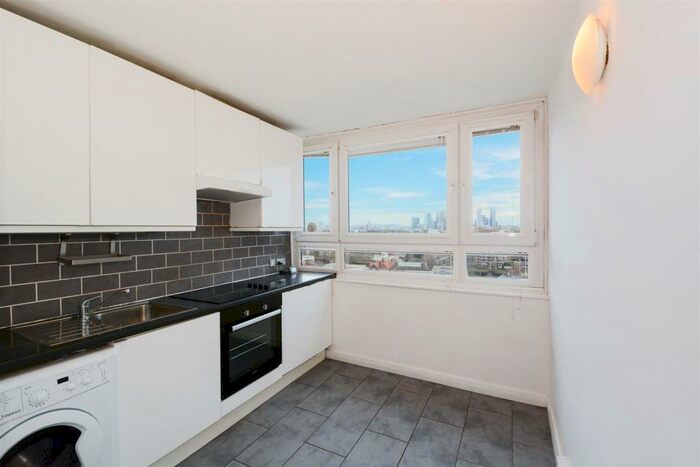 2 Bedroom Flat To Rent In Roman Road, London, E2