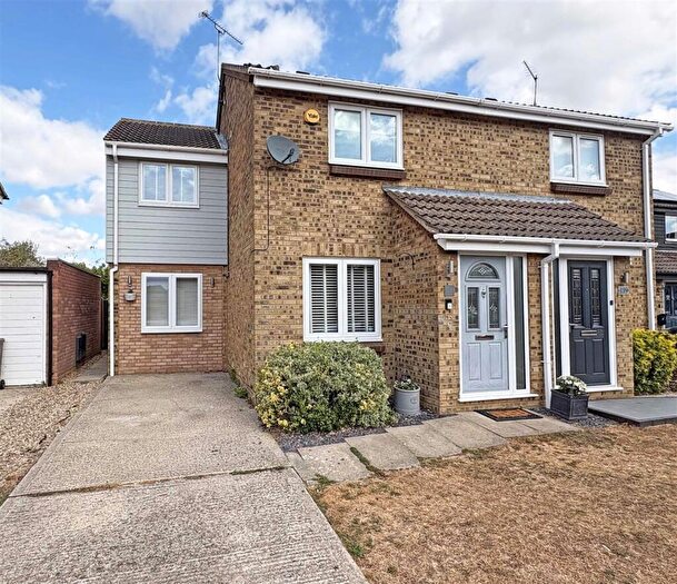 3 Bedroom Semi-Detached House For Sale In Beardsley Drive, Springfield, Chelmsford, CM1