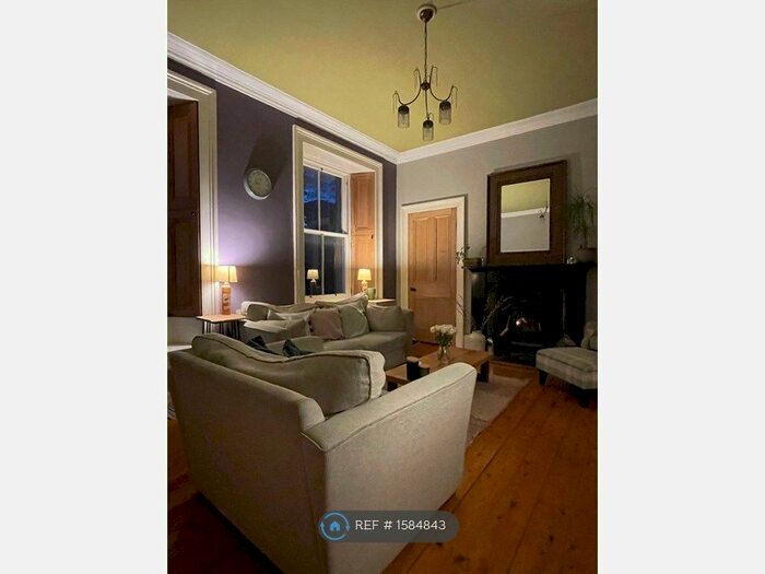 2 Bedroom Flat To Rent In Gladstone Terrace, Edinburgh, EH9