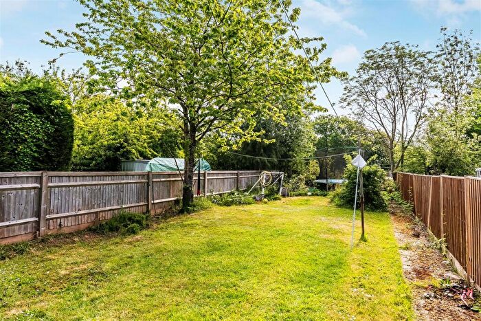 3 Bedroom End Of Terrace House For Sale In Eastbourne Road, South Godstone, RH9