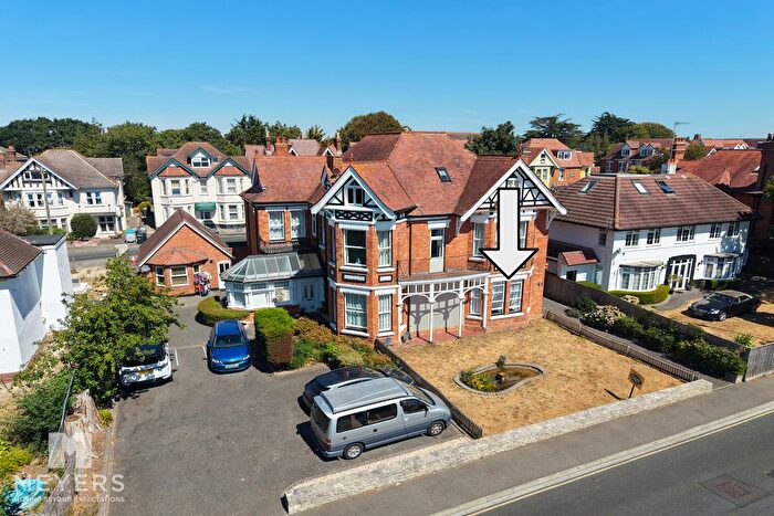 2 Bedroom Flat For Sale In Percy Road, Bournemouth, BH5