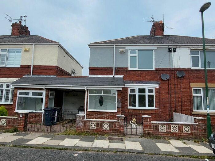3 Bedroom Semi-Detached House To Rent In Elmfield Road, Hebburn, NE31