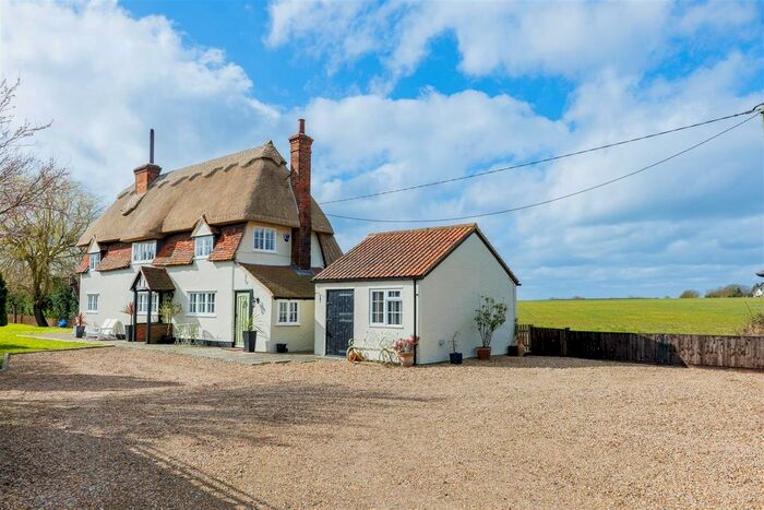 3 Bedroom Cottage For Sale In High Roding, Dunmow, CM6