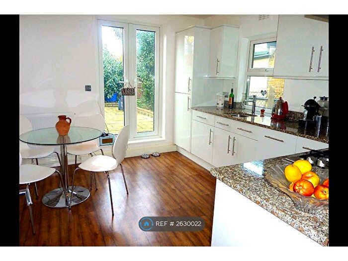 1 Bedroom Flat To Rent In Sarsfeld Road, London, SW12