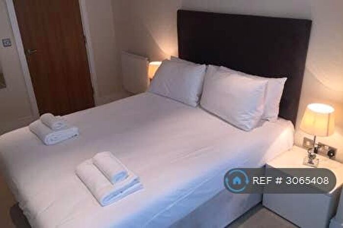 1 Bedroom Flat To Rent In Colbalt Point, London, E14
