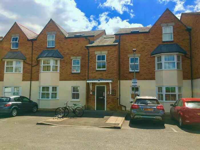 2 Bedroom Apartment To Rent In Agnes Court, East Oxford, OX4