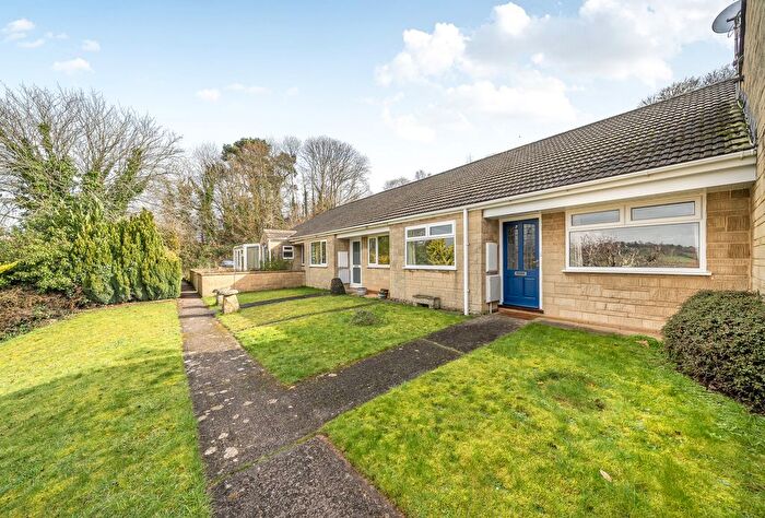 2 Bedroom Bungalow For Sale In Littlebrook, Paulton, Bristol, Somerset, BS39