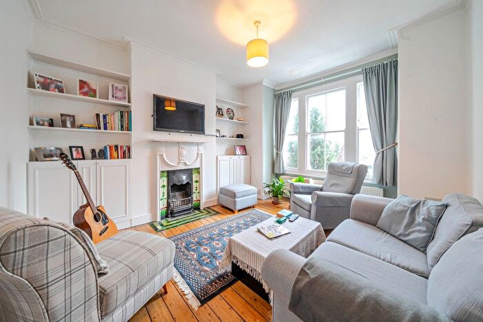 3 Bedroom Maisonette To Rent In Waldron Road, London, SW18