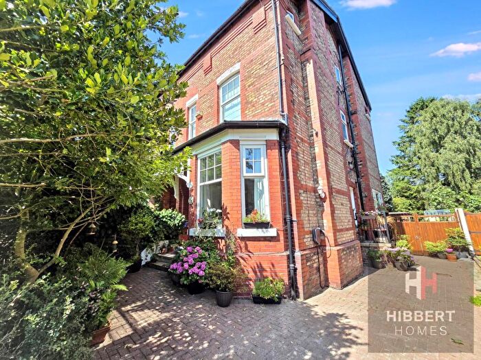 6 Bedroom Semi Detached House For Sale In Park Avenue, Sale, M33