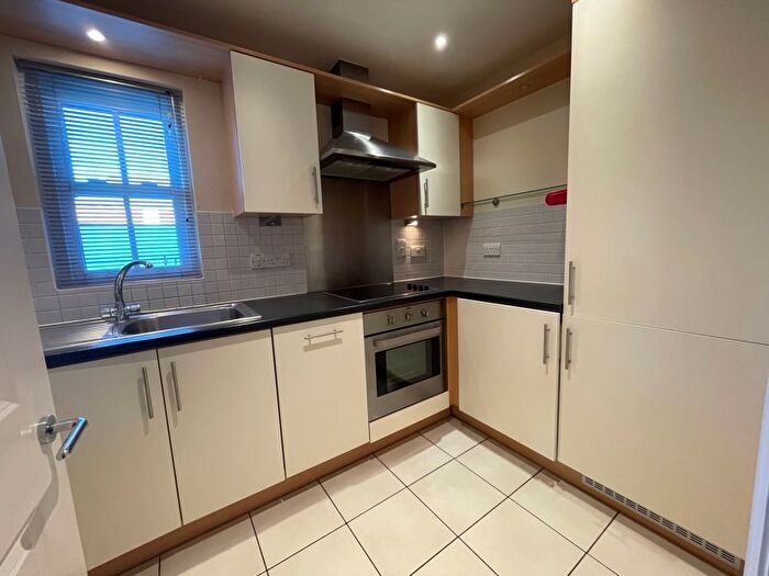 2 Bedroom Flat To Rent In Anchor Court, Poundfield Lane, Cookham, Maidenhead, SL6