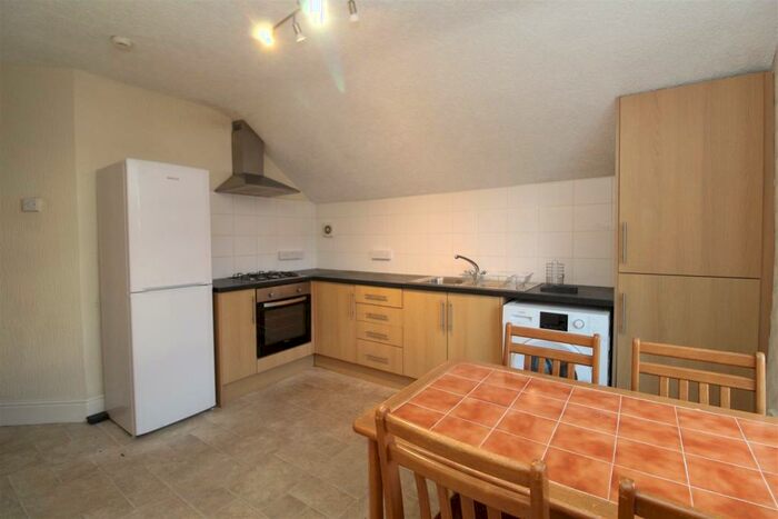 1 Bedroom Flat To Rent In Ninian Road, Roath, Cardiff, CF23