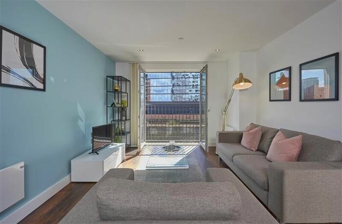 3 Bedroom Flat To Rent In New Bridge Street, Salford, M3