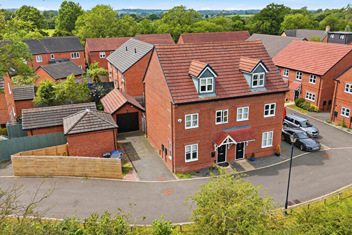 3 Bedroom Semi-Detached House For Sale In Cox Crescent, Long Itchington, CV47