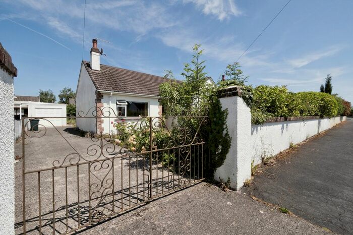 2 Bedroom Bungalow For Sale In Court Gate Close, Ipplepen, Newton Abbot, Devon, TQ12