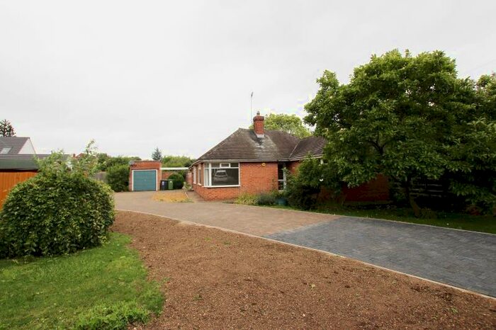 4 Bedroom Detached Bungalow To Rent In Broadway, Yaxley, Peterborough, PE7